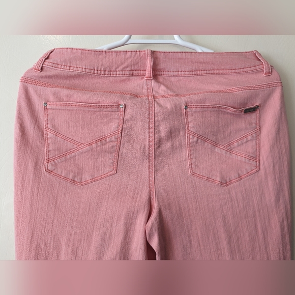 Chico's So Slimming Pink Zipper Hem Jeans in Size 2 / US Size 12 or L - Picture 5 of 16